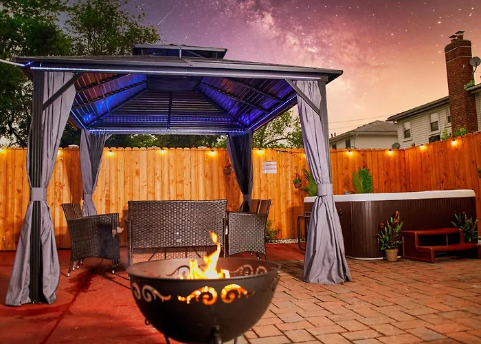 Guest Suit With Hot Tub
