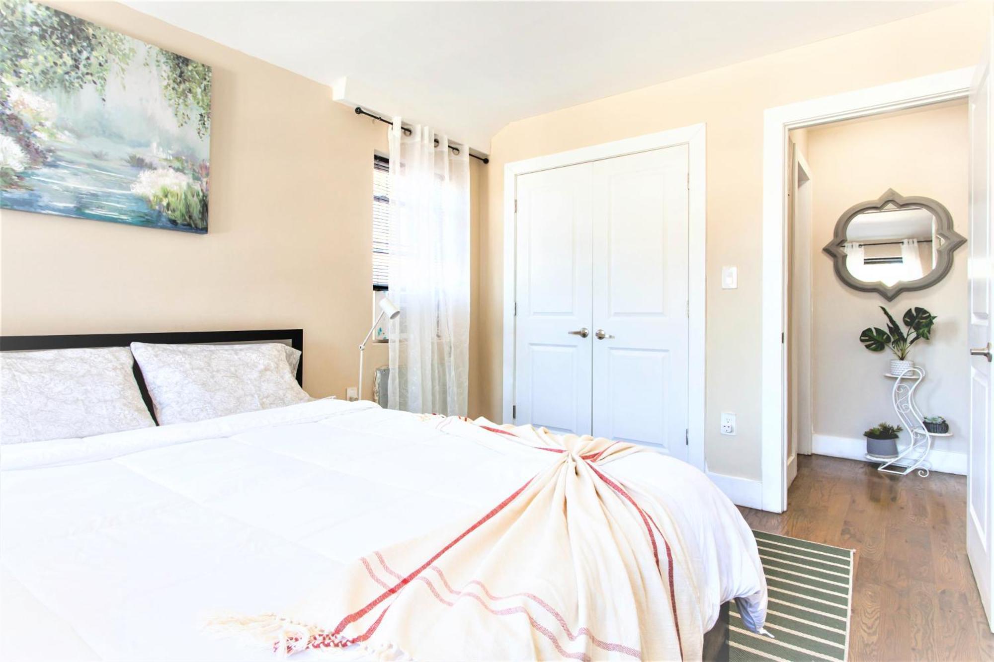Guest Suit With Hot Tub Guest house New York