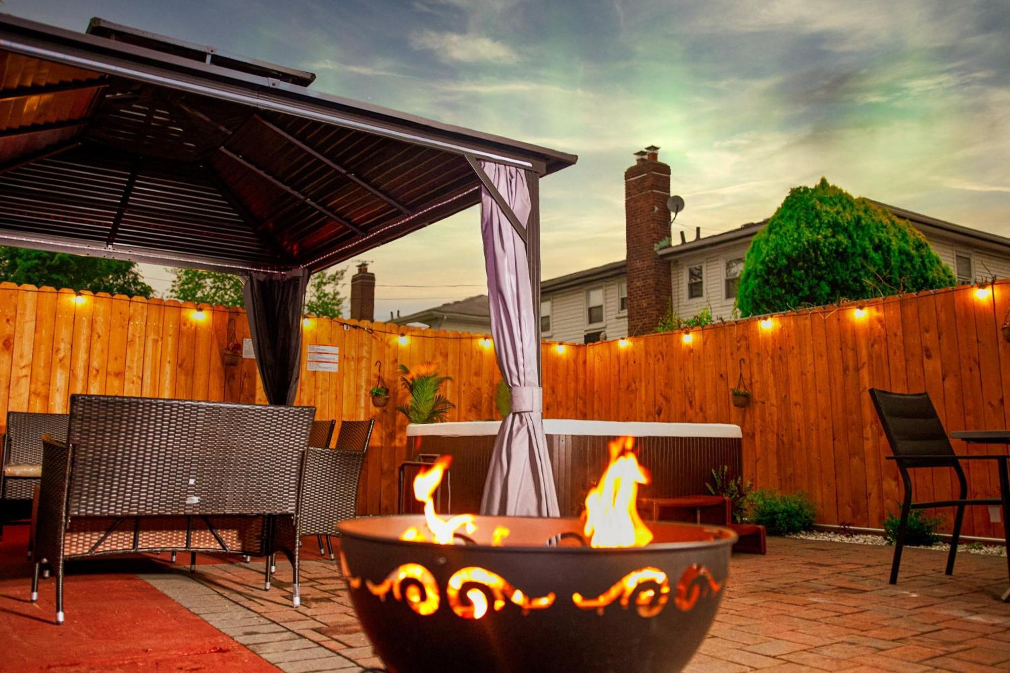 Guest Suit With Hot Tub * New York